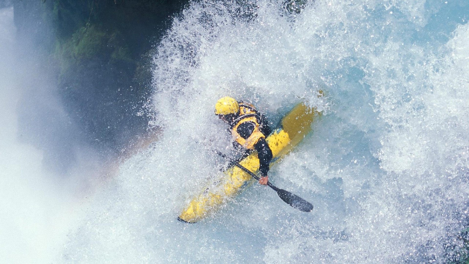 “中国足球市场潜力巨大，行业迎来黄金发展期”，国内足球市场