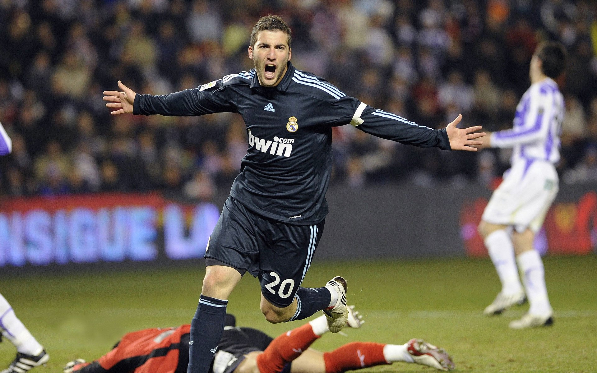 【团队配合】场上合作战术如何赢得比赛,团队上场方式